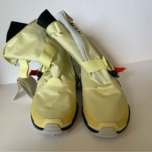 Nike Lab NSW Gaiter Pale Citron Size 5.5